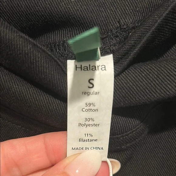 New with tags, Halara high waisted, crossover Black Flared Pants, size small - Picture 5 of 6